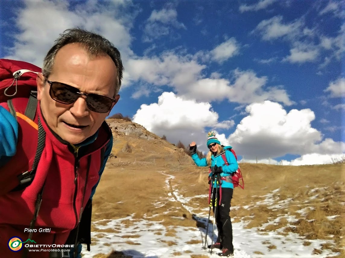 30 Un selfie di saluto agli amici.jpg